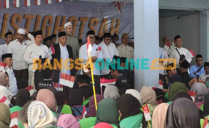 Kiai Asep Stop Ribuan Warga karena Tempat Pindah ke Amanatul Ummah