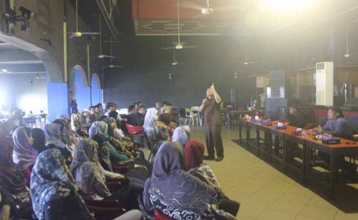 Purel dan Karyawan “Karaoke Oke” Tuban Ikuti Pengajian Rutin Jelang Ramadhan