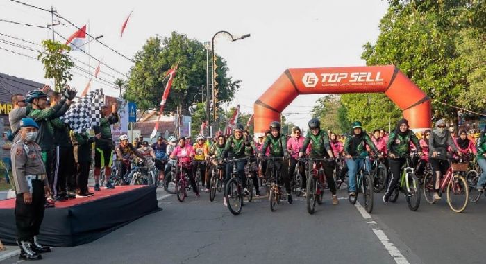 ​HUT Bhayangkara ke-76, Polres Jombang Gelar Fun Bike Diikuti Ribuan Peserta