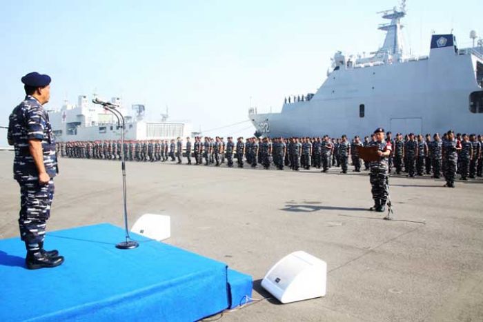 Pangarmatim Pimpin Upacara Latihan Pendahuluan Demo Aksi Tempur Laut