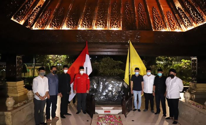 Ziarah ke Makam Bung Karno, Wali Kota Eri Berdoa untuk Warga Surabaya