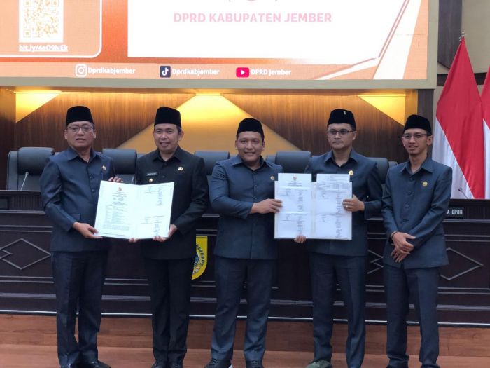 Geliat Ekonomi UMKM di Jember Kian Tinggi, Bupati Fawait: Potensi Besar Turunkan Angka Kemiskinan Geliat Ekonomi UMKM di Jember Kian Tinggi, Bupati Fawait: Potensi Besar Turunkan Angka Kemiskinan