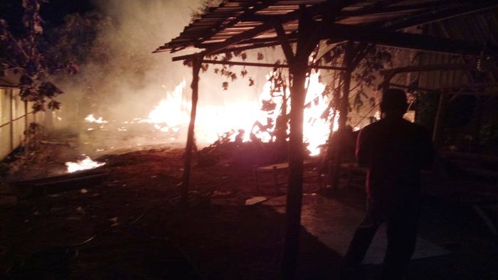 Arus Pendek, Gudang Pengolahan Kerajinan Kayu Jati di Ngawi Ludes Terbakar, Rugi Puluhan Juta Rupiah