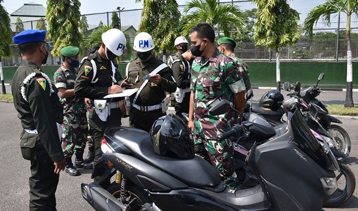 Disiplin Lalu Lintas, Korem 084/BJ dan Denpom V/4 Surabaya Periksa Kendaraan Prajurit