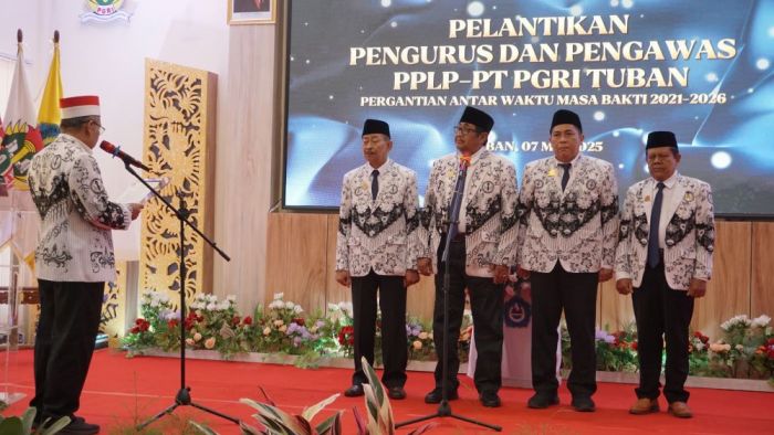 Unirow Launching 7 Bidang Studi PPG dan Helat Pelantikan Pengurus PPLP PT PGRI Tuban Unirow Launching 7 Bidang Studi PPG dan Helat Pelantikan Pengurus PPLP PT PGRI Tuban