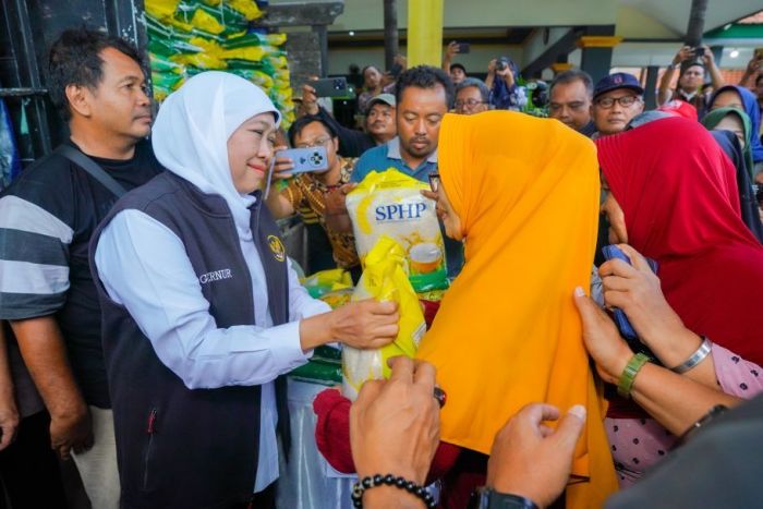 Pasar Murah di Waru Sidoarjo, Gubernur Jatim Pastikan Distribusi Bahan Pokok Lancar dan Terjangkau