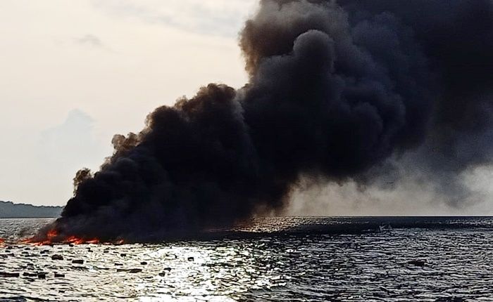 Perahu Pengangkut BBM di Perairan Sapudi Sumenep Terbakar