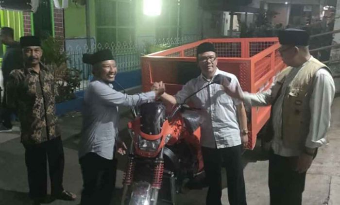 Perlancar Pengambilan Sampah di Kampung, Anggota Fraksi PKB DPRD Kota Batu Bantu Ranmor Roda Tiga