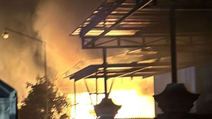 Kebakaran Ruko di Sutojayan Blitar Terbakar Hanguskan Mobil dan Barang Dagangan