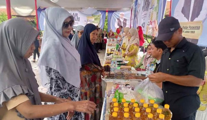 Warga Pasuruan Serbu Pasar Murah yang Digelar Pemprov Jatim dalam Rangka Peringatan Hari Jadi ke-80