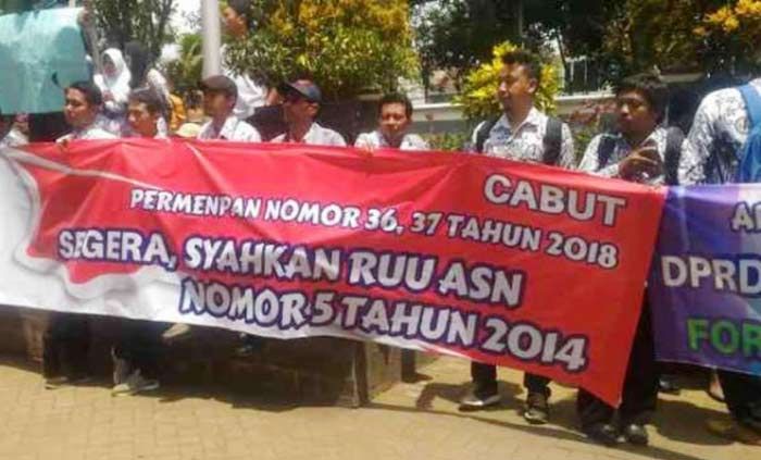 Terganjal Usia, GTT di Malang Tolak Rekrutmen CPNS 2018