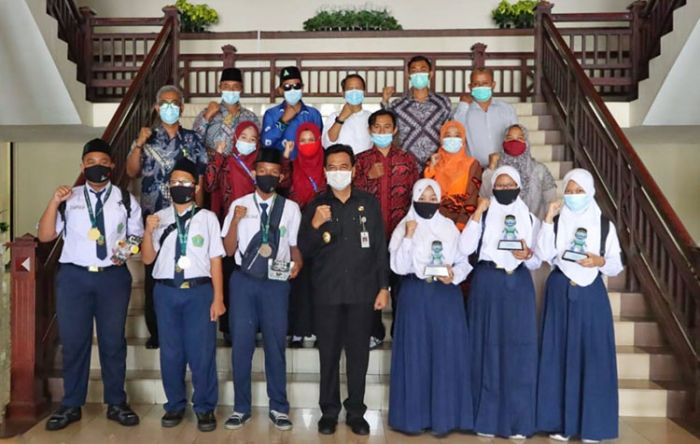 Plt. Bupati Gresik Beri Respons Positif Prestasi Siswa MTs Nurul Islam Pongangan