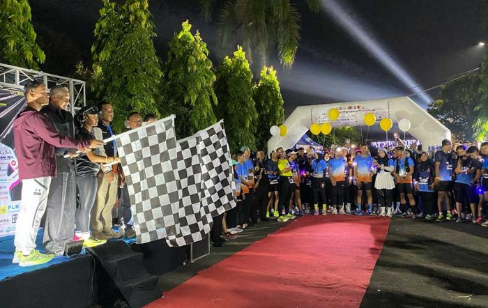 Pelantikan PWI Tuban Dimeriahkan Fun Run Colour Night, Diikuti Ratusan Peserta