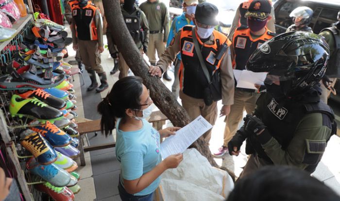 Hari Penindakan PSBB, Petugas Gabungan di Kota Surabaya Mulai Keliling Fasum hingga Mal