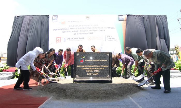 Gubernur Khofifah Letakkan Batu Pertama Pembangunan Gresik Ammonia Receiving / Storage Terminal