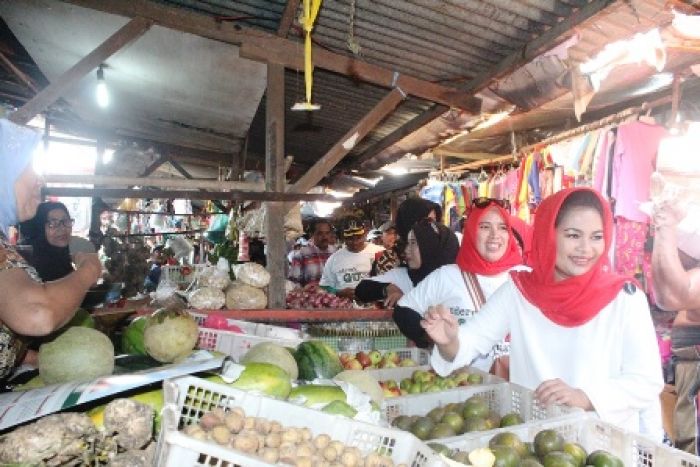 Puti Blusukan ke Pandaan: Pasar Tradisional Harus Dipertahankan