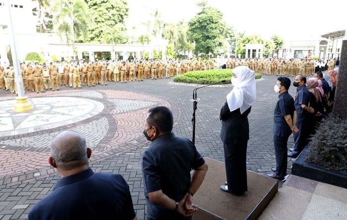 Pimpin Apel Penghujung Tahun 2021, Gubernur Khofifah Ajak ASN Jatim Pelihara Optimisme Jatim Bangkit