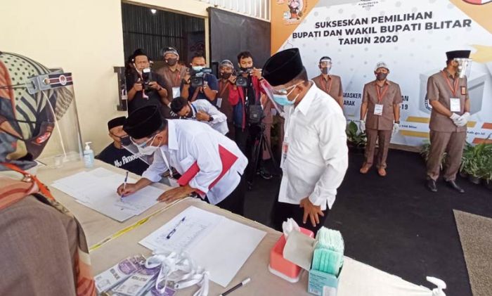 Nyaris Bersamaan, Paslon PDIP Blitar Raya Daftar ke KPU di Hari Pertama