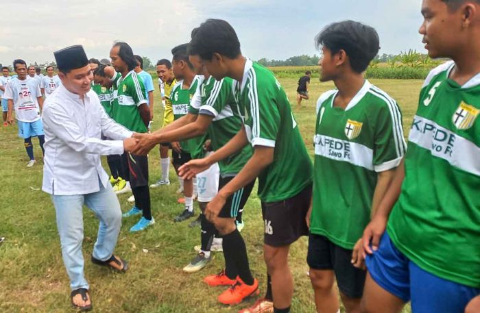 Cinta Bola, Gus Barra Hadiri Pertandingan Mubarok FC Vs Kapede Sawo FC