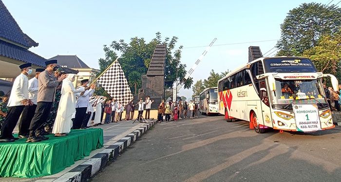 Antisipasi Covid-19, Dinkes Kabupaten Blitar Siapkan Ambulans saat Menyambut Jemaah Haji