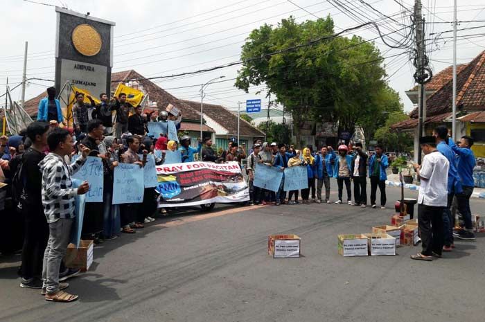PMII Lumajang Galang Dana untuk Korban Banjir Pacitan PMII Lumajang Galang Dana untuk Korban Banjir Pacitan