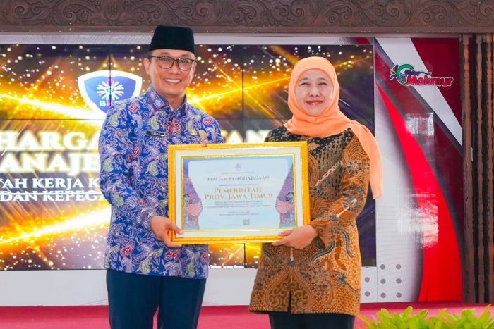 Sabet 5 Penghargaan dari BKN, Gubernur Khofifah Optimis Pemprov Jatim Jadi Role Model Sabet 5 Penghargaan dari BKN, Gubernur Khofifah Optimis Pemprov Jatim Jadi Role Model
