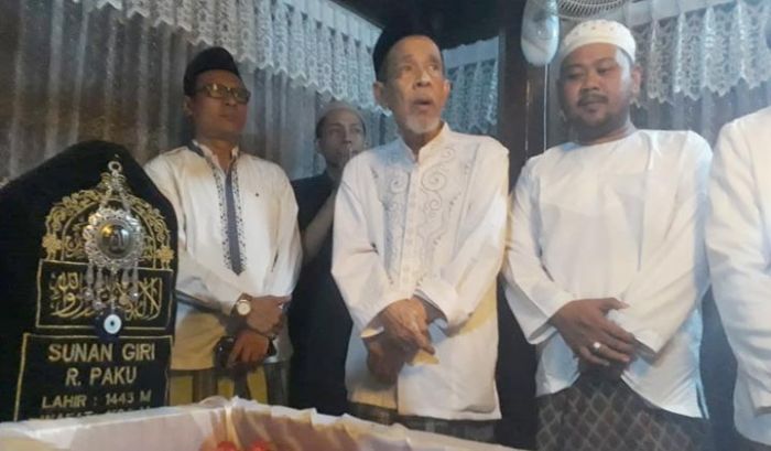 Sejumlah Warga Giri Dorong Yani Maju Pilbup Gresik 2020 Sejumlah Warga Giri Dorong Yani Maju Pilbup Gresik 2020