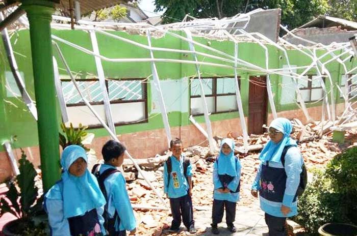 Atap Ambruk, Kepala Disdik Pasuruan Akui Pembangunan Proyek SDN Kutorejo Tak Sempurna