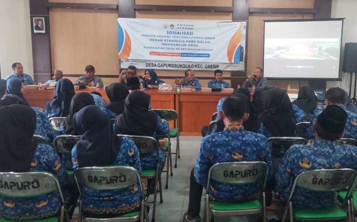 Gandeng KWG, AKD Kecamatan Gresik Beri Edukasi Literasi Media kepada Perangkat