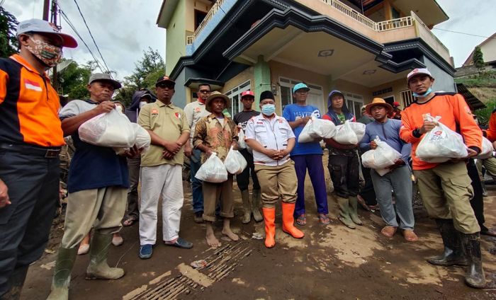 Kang Irwan Kunjungi Korban Banjir Bandang Batu