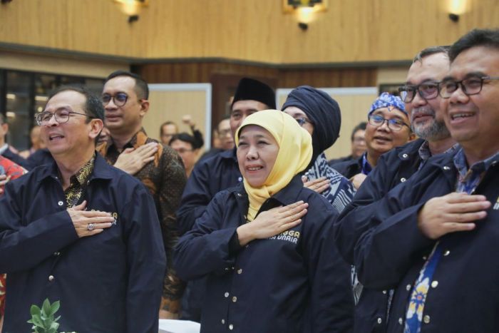 Gubernur Khofifah Ajak IKA Unair Ambil Peran Strategis dalam Diplomasi Antarbangsa Gubernur Khofifah Ajak IKA Unair Ambil Peran Strategis dalam Diplomasi Antarbangsa