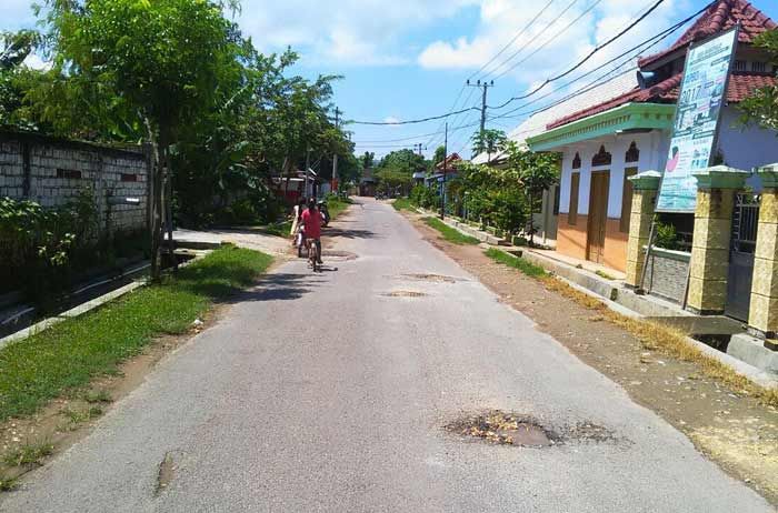 Setengah Hati, Warga Kerek Keluhkan Penanganan Jalan Berlubang