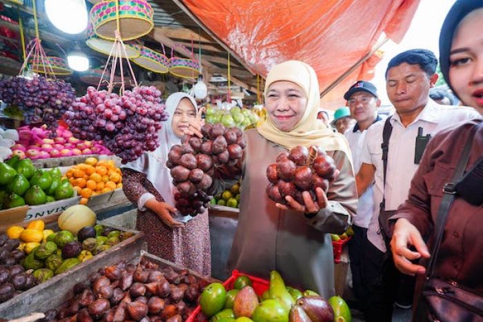 Sambangi Pasar Baru Lumajang, Khofifah Janji Lanjutkan Zakat Produktif untuk Usaha Ultra Mikro