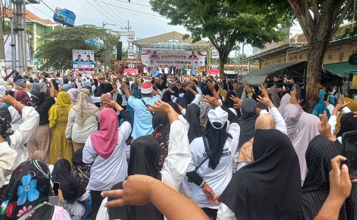 Ribuan Warga Ramaikan Kampanye Dialogis Terbuka Bareng Khofifah-Emil di Mojokerto