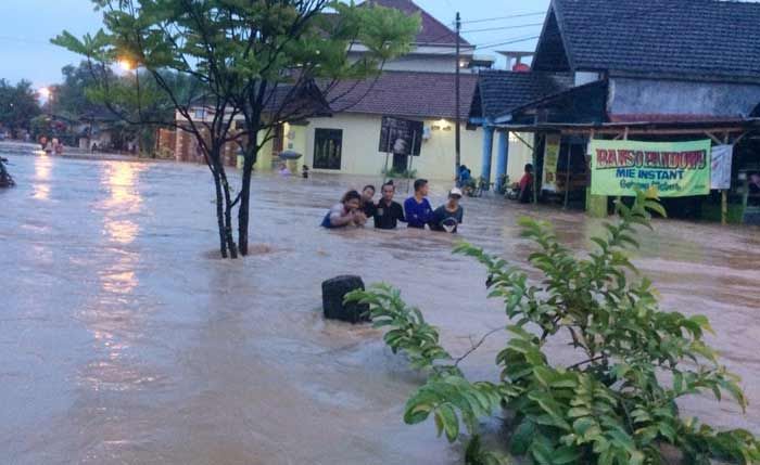Banjir Rendam Ribuan Rumah di Jombang