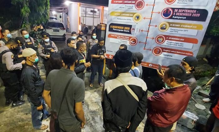 KPU Gresik Didatangi Puluhan Warga, Pertanyakan Server Sirekap di Kecamatan yang Error