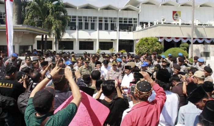 Tuntut Bupati dan JFC Minta Maaf, ASJ Demo Pemkab Jember