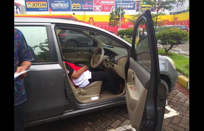 Warga Balongbendo Meninggal di Mobil Saat Parkir