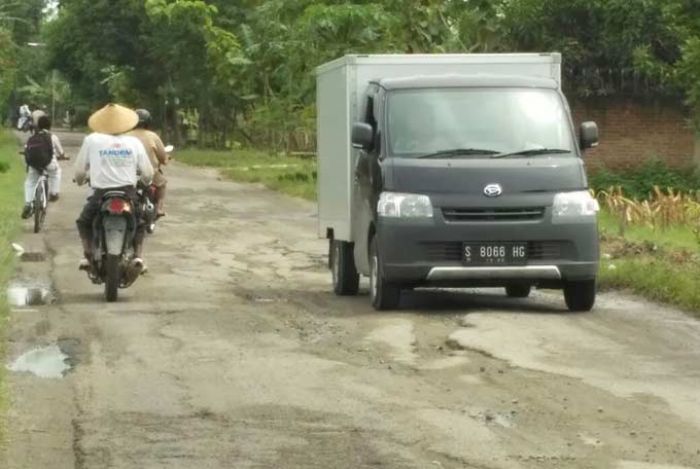 Warga Tagih Janji Camat dan Pertamina EP Soal Perbaikan Jalan di Senori