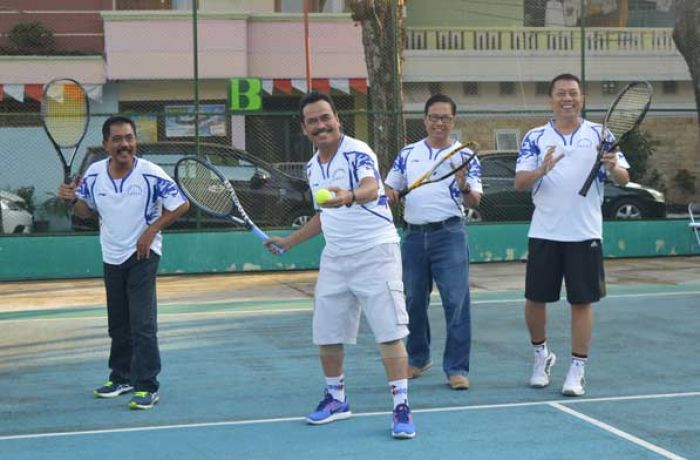 Turnamen Tenis antar-SKPD Pemkab Gresik sebagai Ajang Nostalgia dengan Para Pensiunan