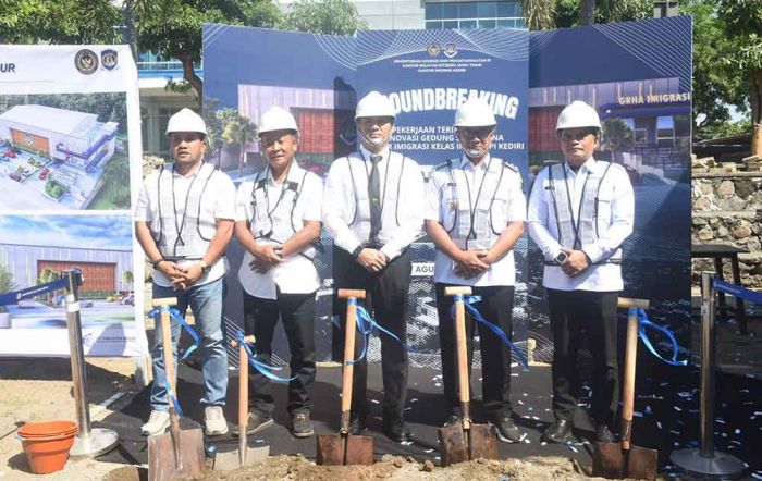 Hadiri Groundbreaking Renovasi Gedung Serbaguna Kantor Imigrasi, ini Harapan Gus Qowim Hadiri Groundbreaking Renovasi Gedung Serbaguna Kantor Imigrasi, ini Harapan Gus Qowim