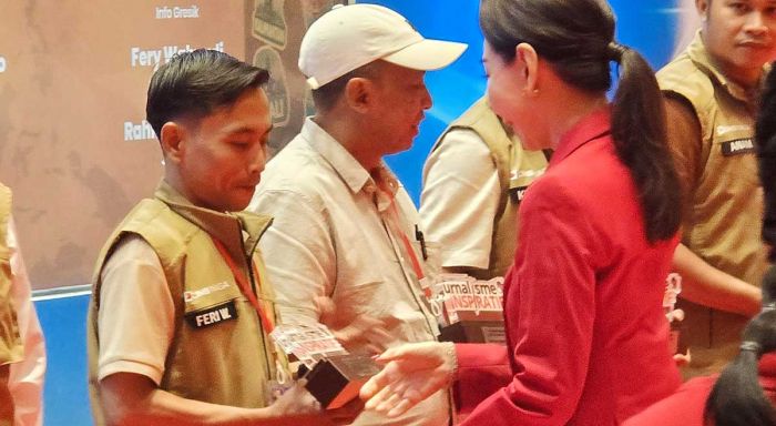 Wartawan BANGSAONLINE dan HARIAN BANGSA Raih Penghargaan Jurnalis Inspiratif CIMB Niaga 2025