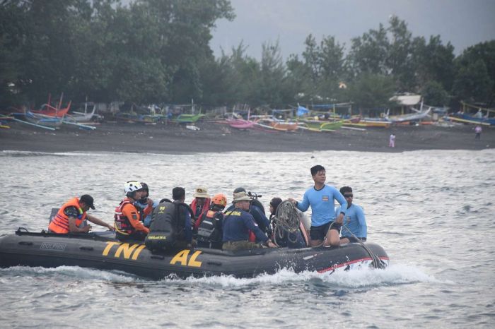 Operasi SAR KMP Tunu Pratama Memasuki Fase Bawah Air, Koarmada II Kerahkan ROV Operasi SAR KMP Tunu Pratama Memasuki Fase Bawah Air, Koarmada II Kerahkan ROV