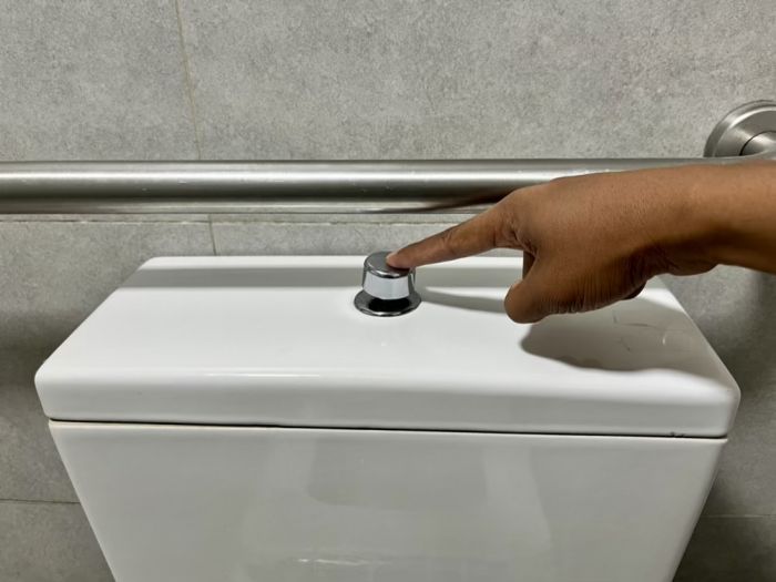 Bukan Dipencet! Begini Cara Gunakan Toilet di Bandara Madinah, Jemaah Haji-Umrah Harus Tahu