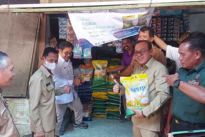 Pertahankan Harga, Bulog Surabaya Selatan Distribusikan Beras SIGAP di Mojokerto