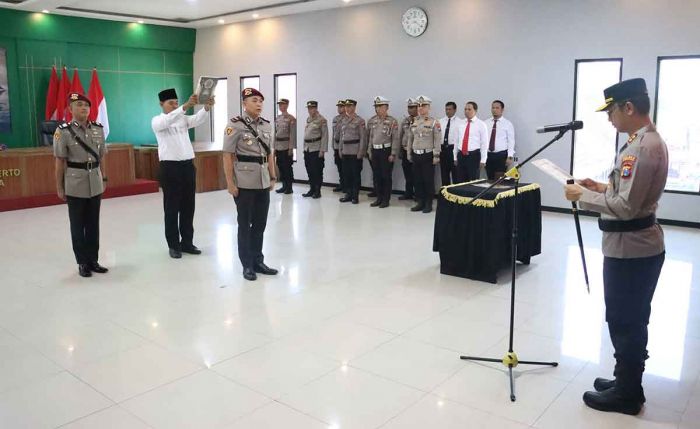 Kapolres Mojokerto Kota Pimpin Sertijab Kasatresnarkoba Kapolres Mojokerto Kota Pimpin Sertijab Kasatresnarkoba