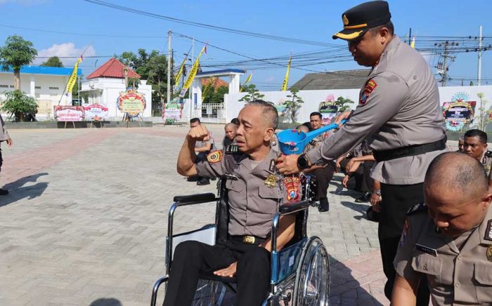 51 Personel Polres Pamekasan Naik Pangkat, AKBP Hendra: Jadikan Motivasi untuk Tingkatkan Kinerja