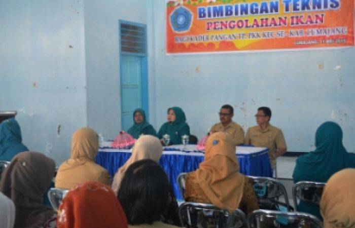 Gandeng Dislanka, Tim Penggerak PKK Lumajang Gelar Bimtek Pengolahan Ikan