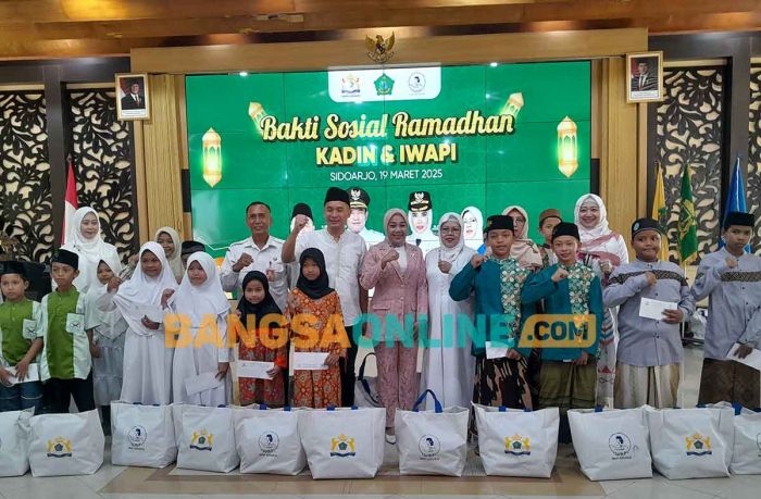 Kadin dan IWAPI Sidoarjo Kolaborasi Santuni 160 Anak Yatim