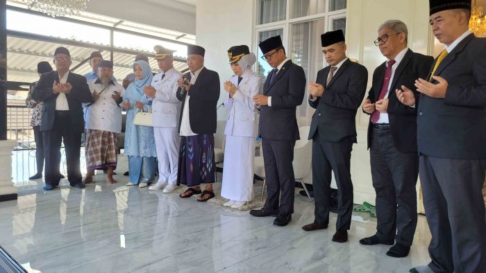 Pelantikan Ratu Zakiyah Dihadiri Menko, Menteri, DPR RI, Kiai Asep Pimpin Shalat Malam dan Doa Pelantikan Ratu Zakiyah Dihadiri Menko, Menteri, DPR RI, Kiai Asep Pimpin Shalat Malam dan Doa